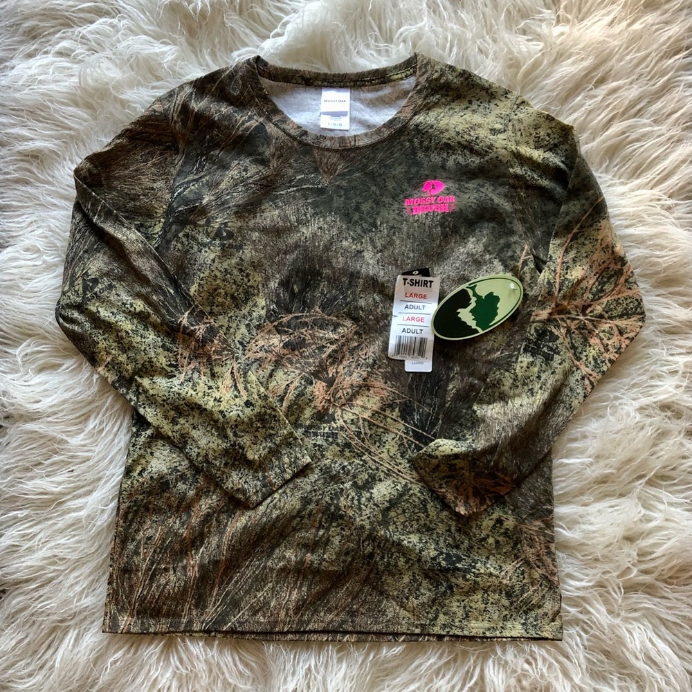 NWT Women’s Mossy Oak Brush Long-Sleeve Hunting Camouflage T-Shirt Size Large
